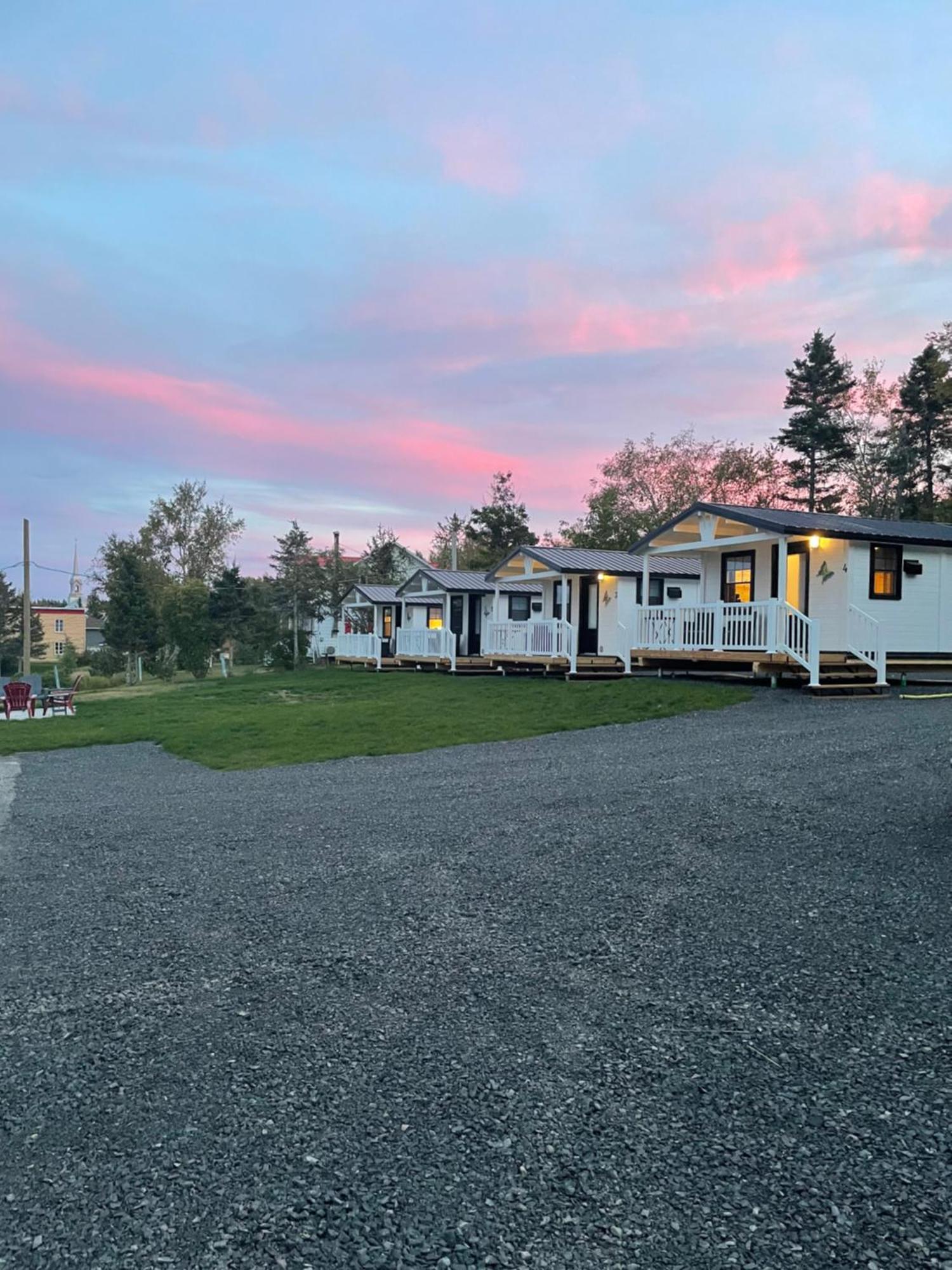 Les Chalets De La Colline Inc Baie-Sainte-Catherine Exterior foto